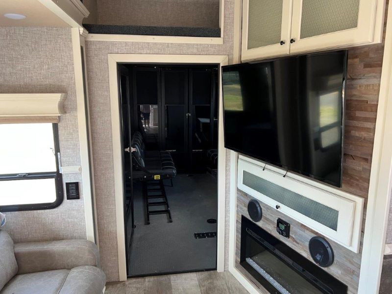 Used 2023 Vanleigh RV Ambition 399TH for sale in Kelso, WA