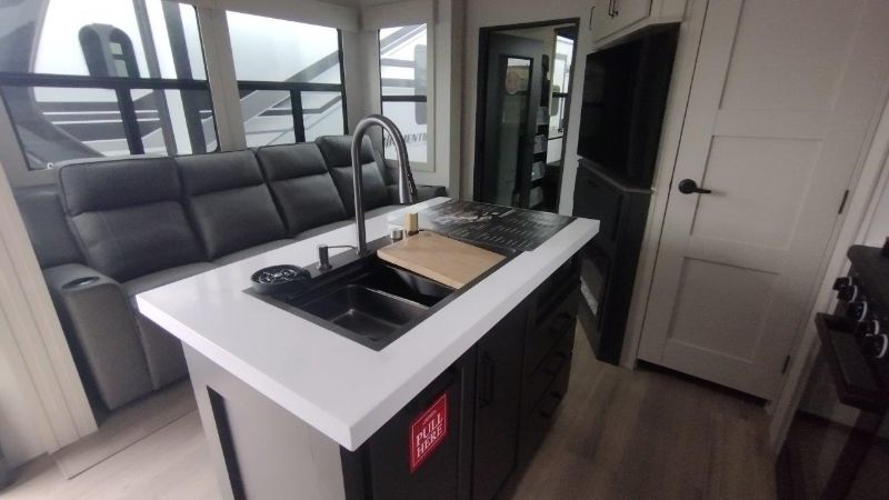 New 2026 Grand Design Momentum M-Class 381MS for sale in Kelso, WA