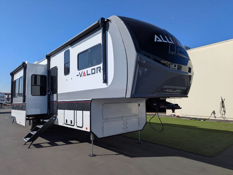 New 2025 Alliance Rv Valor 36v11 Ava127 Giant RV