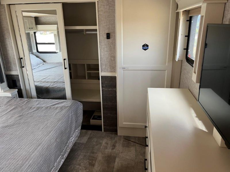 Used 2023 Vanleigh RV Ambition 399TH for sale in Kelso, WA