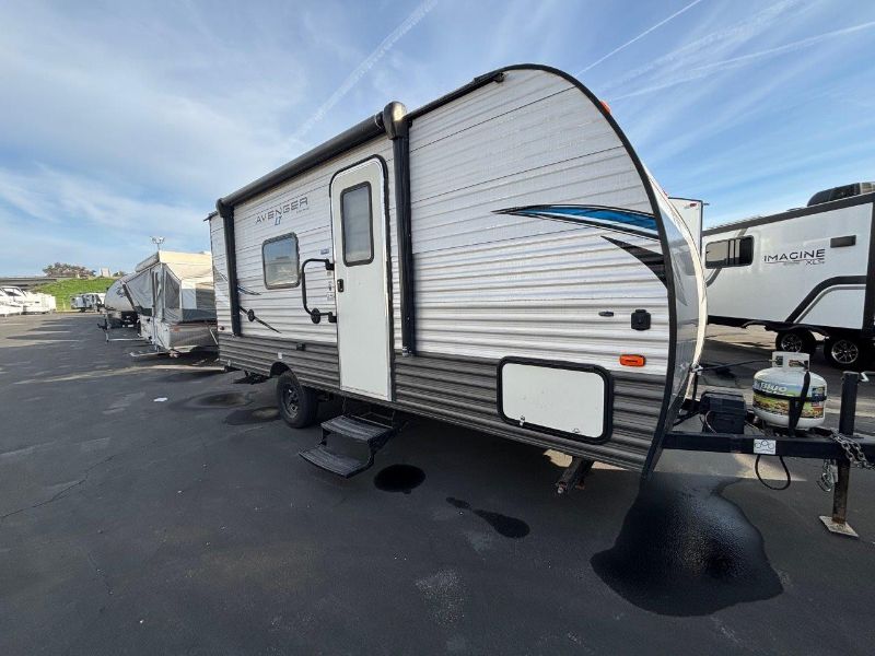 2021 Prime Time Manufacturing Avenger LT 16FQ for Sale in Fresno, CA
