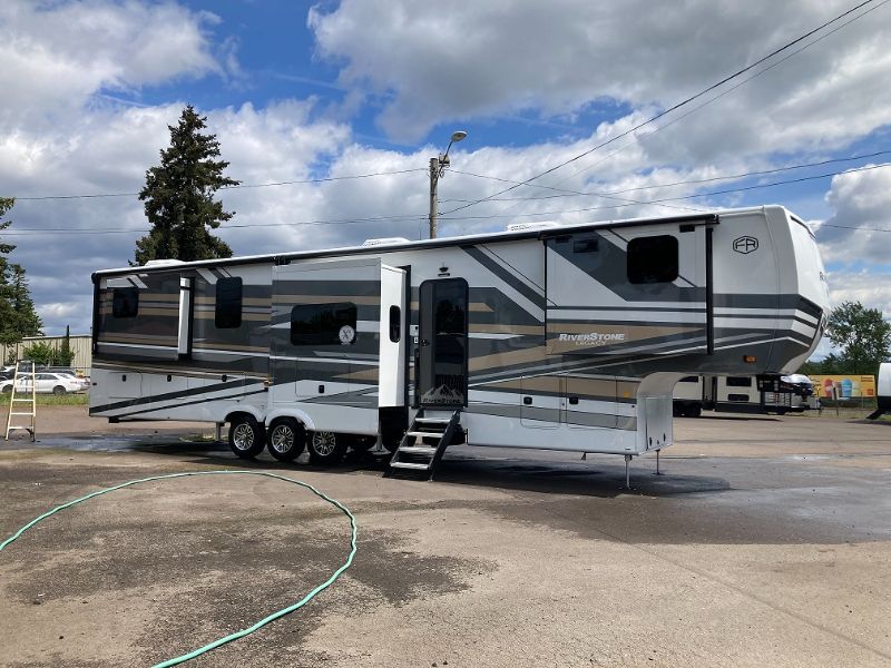 featured rv