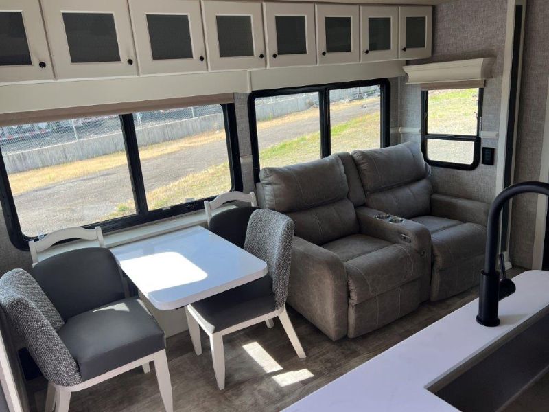 Used 2023 Vanleigh RV Ambition 399TH for sale in Kelso, WA